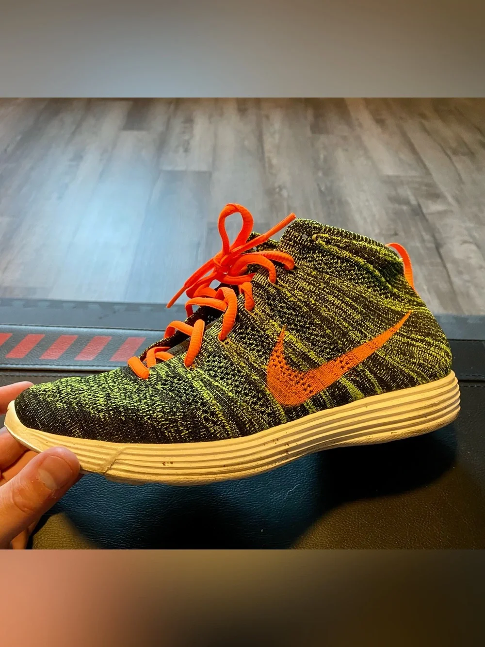 Nike Lunar Flyknit Chukka Men’s Size 9/Women’s Size 10.5